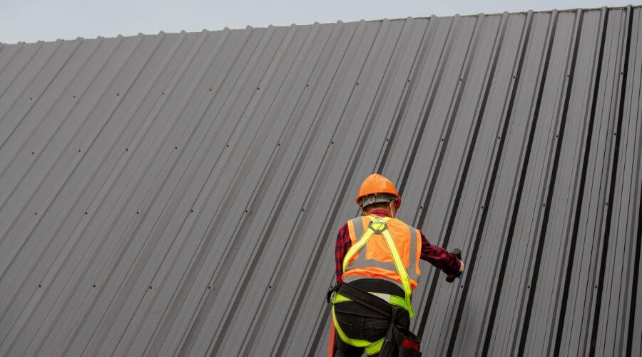 Professional gutter cleaning in Olmsted Falls, OH